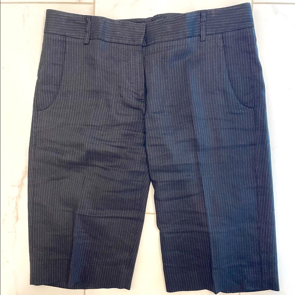 Theory, EUC, black with silver pinstripes bermudas, lightweight, size 6